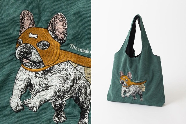 マントを翻して現れた、正義のフレンチブルヒーロー！盗みを働くようなわるい猫は許しません。