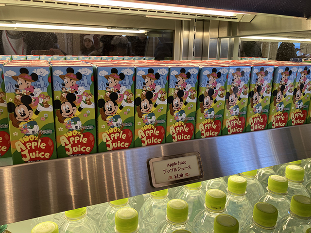さらに「アップルジュース（紙パック）」も190円でした！