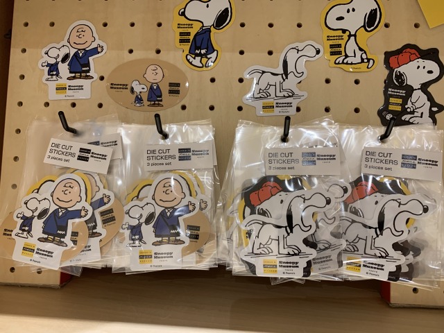 ダイカットステッカーセット コスチューム、ダイカットステッカーセット ミュージアムSN(各 990円)