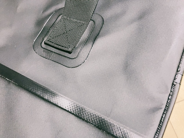 【ワークマン 防水ボストンバッグ】縫製もしっかりしています