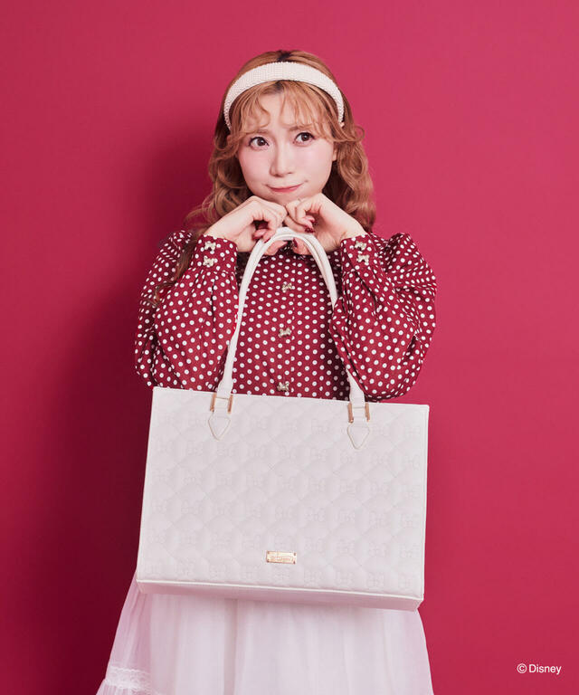 リボンキルティングトートバッグ ¥13,900|Areeam ディズニーコレクション「ミニーマウス」