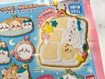 ちいかわのクッキーチャームコットは全16種類。レアの「お布団」もあります♪