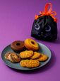 「ハロウィンスイーツバッグ(黒猫)」<価格:1,944円(税込)>【【6日間限定】紀ノ国屋の多彩なおいしさが札幌に大集合!秋のパン、ハロウィンスイーツや限定のハッピーバッグ&コラボバッグも販売!】