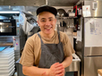 【BAKER Aoyagi】BAKER Aoyagiの青柳吉紀シェフ。想像以上に忙しいはずなのに、温厚な人柄がその笑顔からにじみ出ている