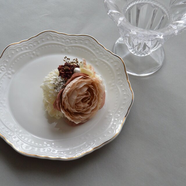 N°3コサージュ　卒業式/卒園式/入学式/入園式/セレモニー /ブラウン/ベージュ/アンティーク /鞄/帽子/帯飾り/髪飾り／Chicmii(シックミィ)／3,400円