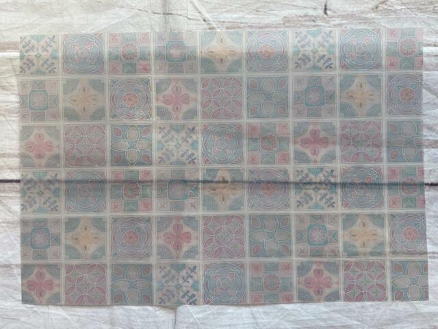 「古いタイルの花」