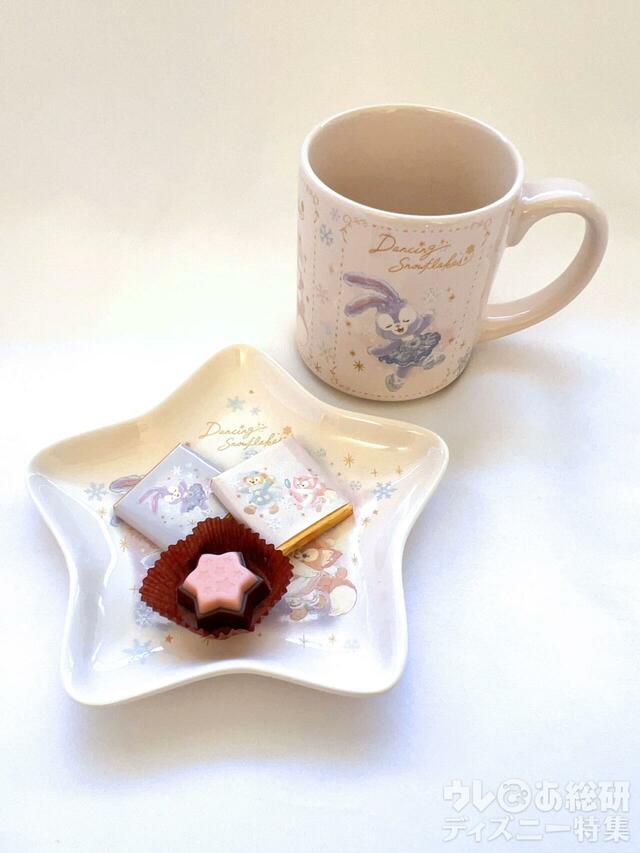 カップと同じ色なのでぜひお揃いで使うことをお勧めしたいです。　スーベニアプレート&カップ