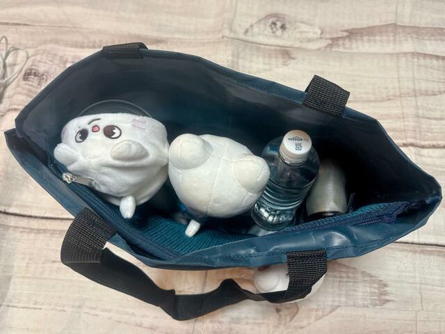 嵩張るペンライトや双眼鏡、推しのぬいぐるみなどもすっぽり収納可能