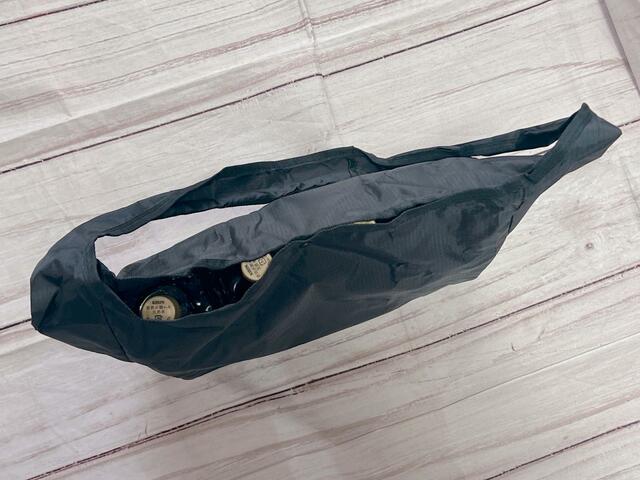 2リットルのペットボトルを4本入れてもボタンが留まります