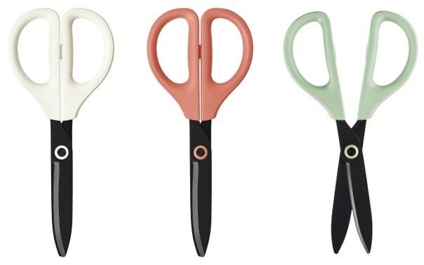 【コクヨ】「洗えるハサミ＜サクサ＞」メーカー希望小売価格：1,320円（税込み）