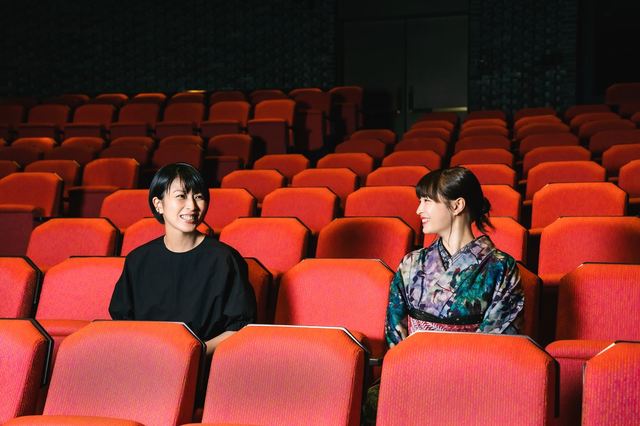 左から）松たか子、広瀬すず