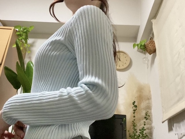 【ユニクロ 3Dリブクルーネックセーター】リブで二の腕もスッキリ細見え♪