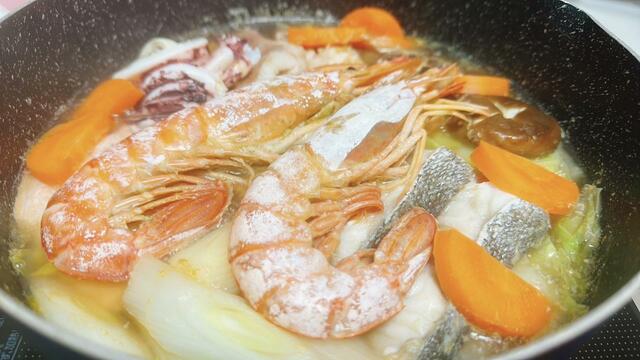 【鍋セット】旨みが凝縮されて野菜も美味しく食べられる