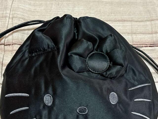 お耳とリボンはふっくら中綿入りの立体仕様!