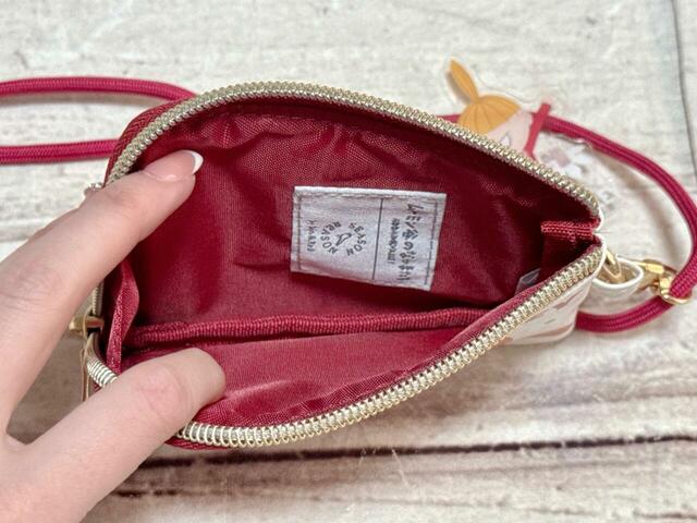 ポーチはガバッと開いて中が見やすい！