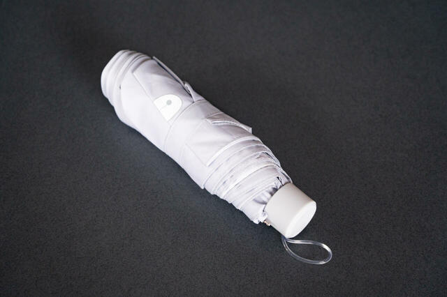 ベイマックス 折りたたみ傘 晴雨兼用 ポーチ入り SHINY DAY 3,500円