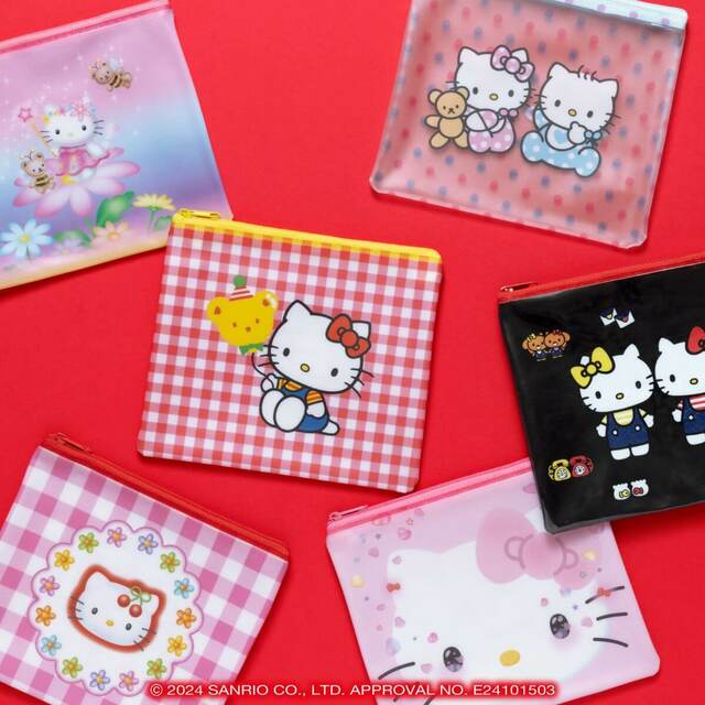 【HELLO KITTY 50th～ハッピーアニバーサリー★～】D賞 フラットポーチ。実用性抜群です！
