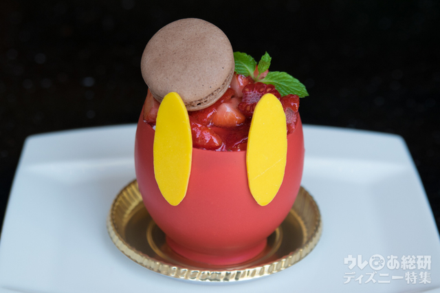 ハイピリオン・ラウンジ スペシャルケーキセット 1,700円|ディズニーアンバサダーホテル