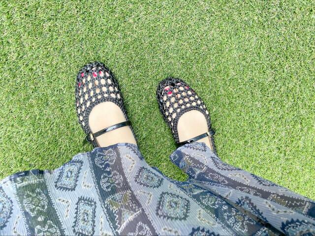 【ZARA ストラップ付き編み込みバレリーナシューズ】一日動き回っても靴擦れや足への負担を感じることはありませんでした◎