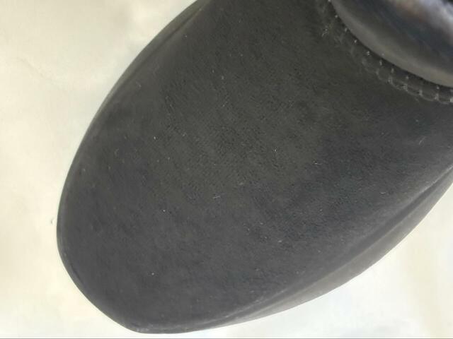 【studioCLIP 滑りにくい撥水ムートンブーツ】ベロア素材のような生地。シンプルながら高級感もあります♪