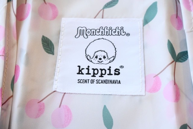 【『モンチッチ×kippis ぬいぐるみチャーム付きエコバッグ』（宝島社）】コラボロゴつき
