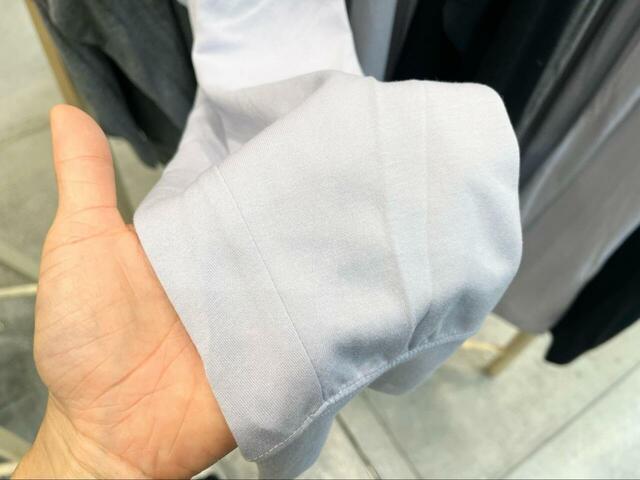 【ワークマン レディースメディヒール(R)ルーム長袖シャツ】秋から春まで活躍する薄手の長袖シャツ。ストレッチ性が高く縫い目や摩擦も気になりません♪