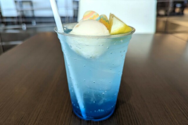 「ブルーレモンスカッシュ ～イースターエッグ～」850円（税込）