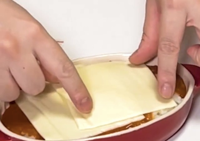 「ミラノ風ドリア」チーズをたっぷり乗せて、オーブントースターで5分焼いたら完成