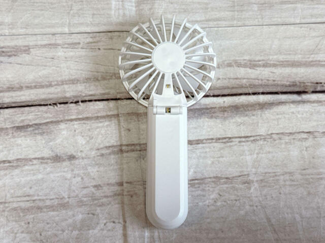 【cookpad plus 2025年夏号増刊付録】背面は装飾がないシンプルなデザイン