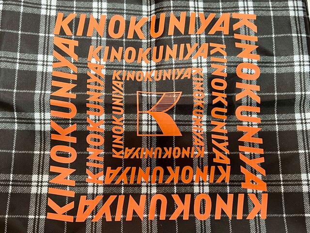 ビビッドなオレンジの紀ノ国屋ロゴ入り！