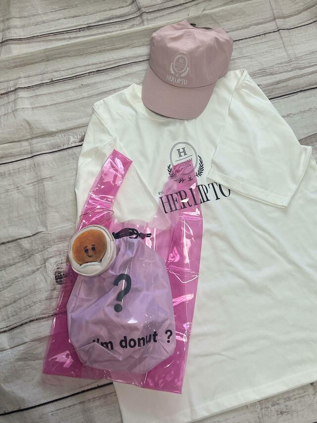 ユニセックスサイズのTシャツをミニワンピとして♪ビーチで持つのもおすすめ！