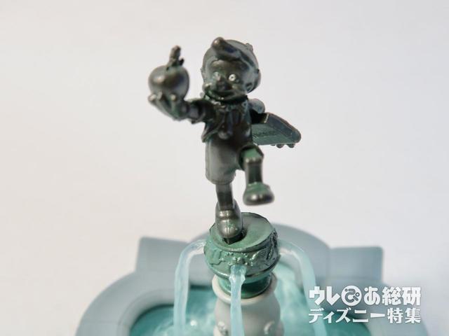 ミニチュアフィギュアコレクション／「ピノキオ」と「ジミニー・クリケット」の噴水
