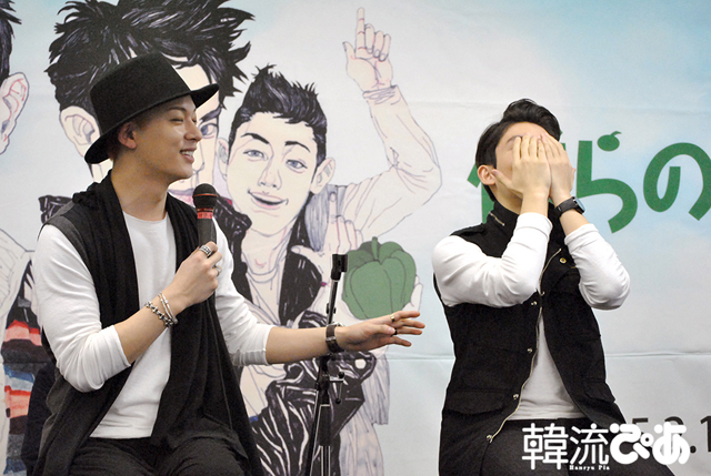 ドンヒョン(BOYFRIEND)の攻撃(?)に撃沈するリッキー(TEENTOP)