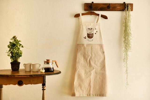 エプロン 7,900円｜サイズ：縦約88×横約68cm