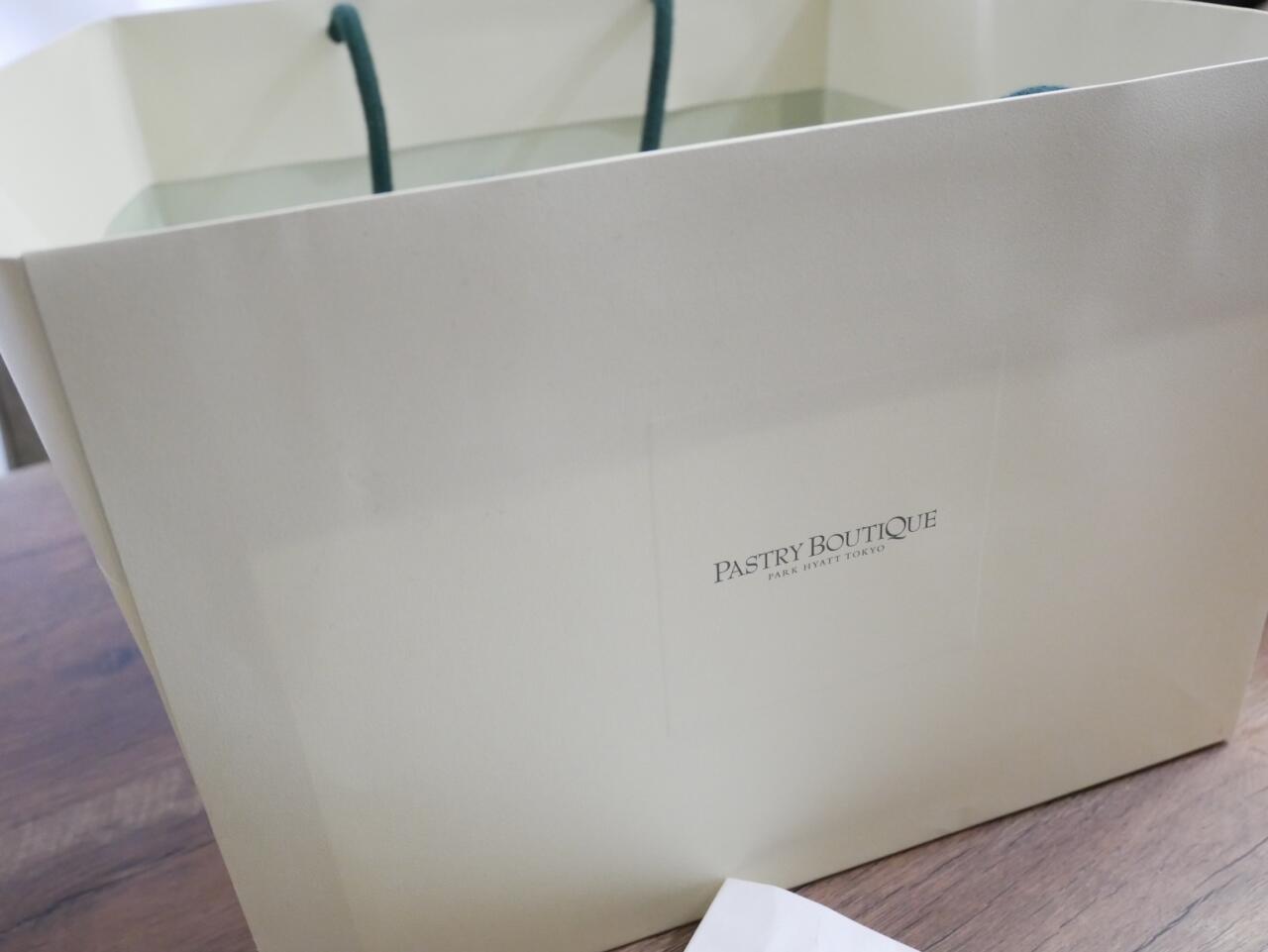 東京パンレビュー】新宿の有名ホテルで絶品パンを見つけた！ワンコイン