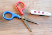 【『ミャクミャク文具缶BOOK』（宝島社）】持ち手がミャクミャクのツートンカラー！