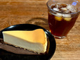 【タリーズコーヒー T's ベイクドチーズケーキ】休日のおやつタイムにアイスコーヒーと一緒にいただきます