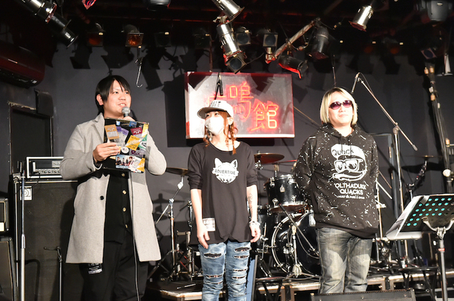 左から、ヴィジュアル博士のるさん、VISUMAL代表・中村つかささん、眞-SiN-さん