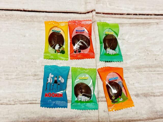 【カルディ／ムーミン ウッドリッド スクエアティン】お菓子のパッケージもムーミンキャラクターのデザインです♪