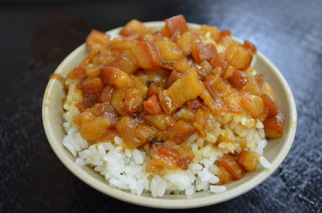 「今大魯肉飯」は上品な味付け、とろける脂身、色艶、ごはんの硬さなど、どれを取ってもハイスコア