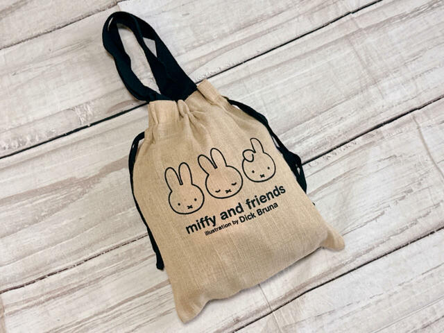 ちょっとしたお出かけの荷物を収納!