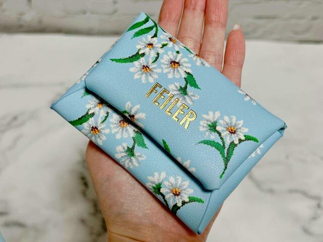 【大人百花 Spring issue】「付録:FEILER(フェイラー)ホワイトマーガレット柄マルチケース」コンパクトなサイズ感がうれしい♡