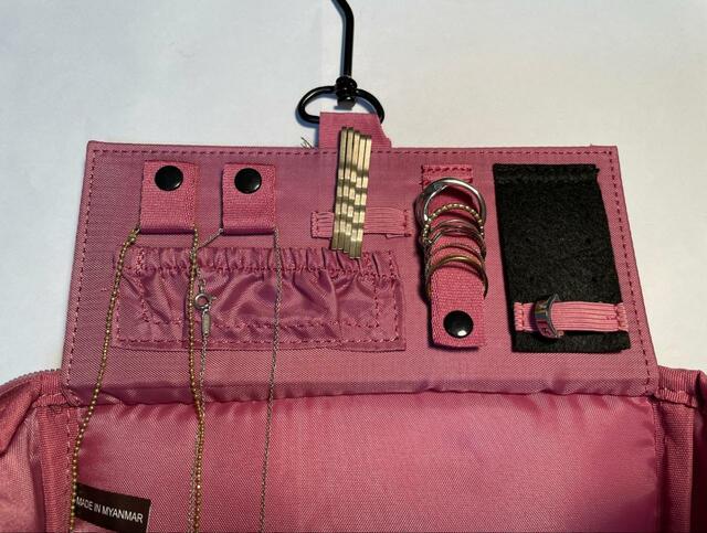 【ワークマン　あれこれまとまるガバッとポーチ】アクセサリーもたくさん収納できます