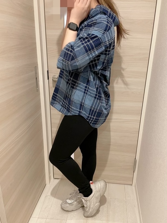 スキニーパンツとの相性もよし！【ユニクロ マドラスチェックプルオーバーシャツ】