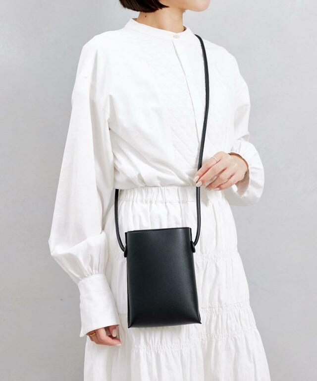 【3COINSの2024年秋の売れ筋バッグランキング 7位】「スクエアショルダーバッグ」880円（税込）