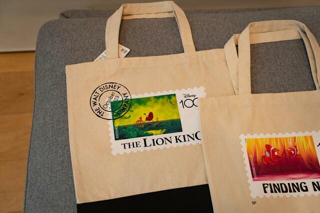 トートバッグ｜3,300円｜銀座 伊東屋「ディズニー100周年」グッズ