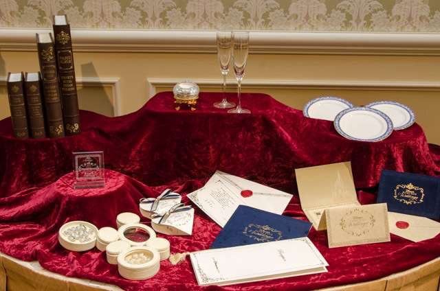 東京ディズニーランドホテル宴会場「シンデレラドリーム」でのウェディングプログラム「ディズニー・ロイヤルドリーム・ウェディング」©Disney