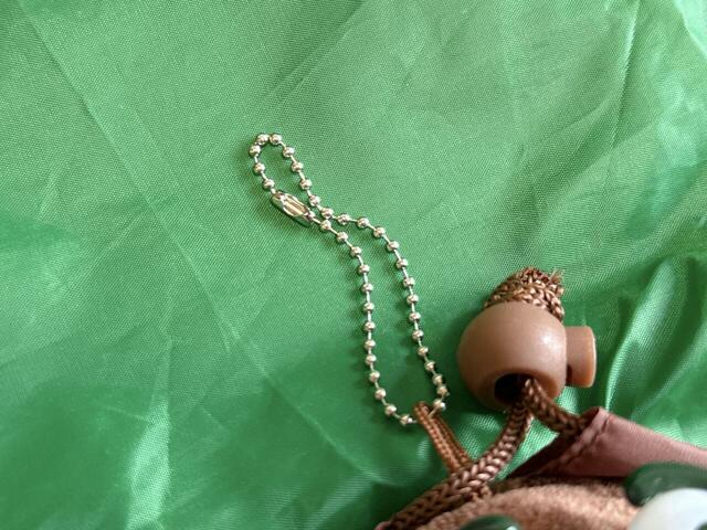 ぬいぐるみにはボールチェーン付きなので、チャームとしてバッグにつけられます