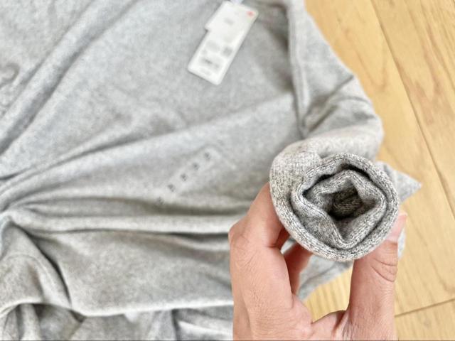 【ユニクロ ソフトニットフリースクルーネックT】薄手なのに保温性抜群