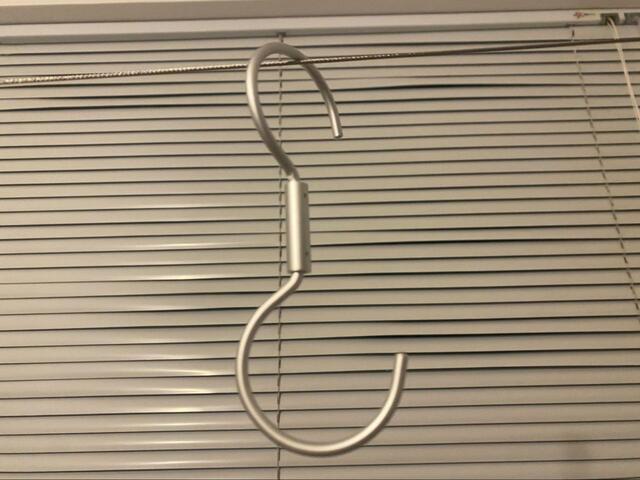 【セリア　アルミ回転式フック】対荷量は1kgと十分